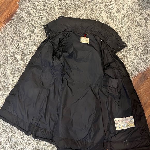 Moncler women’s coat size 2 - Picture 3 of 7